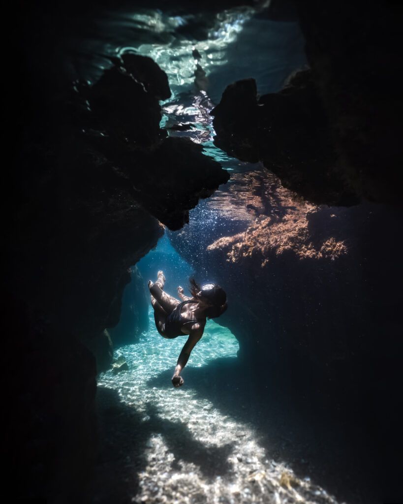 imagen de mujer buceando en tenerife, radazul